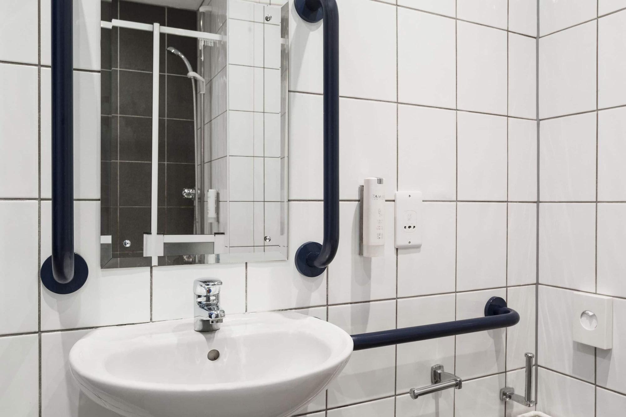 Equipamiento de Habitación Ramada by Wyndham London Stansted Airport