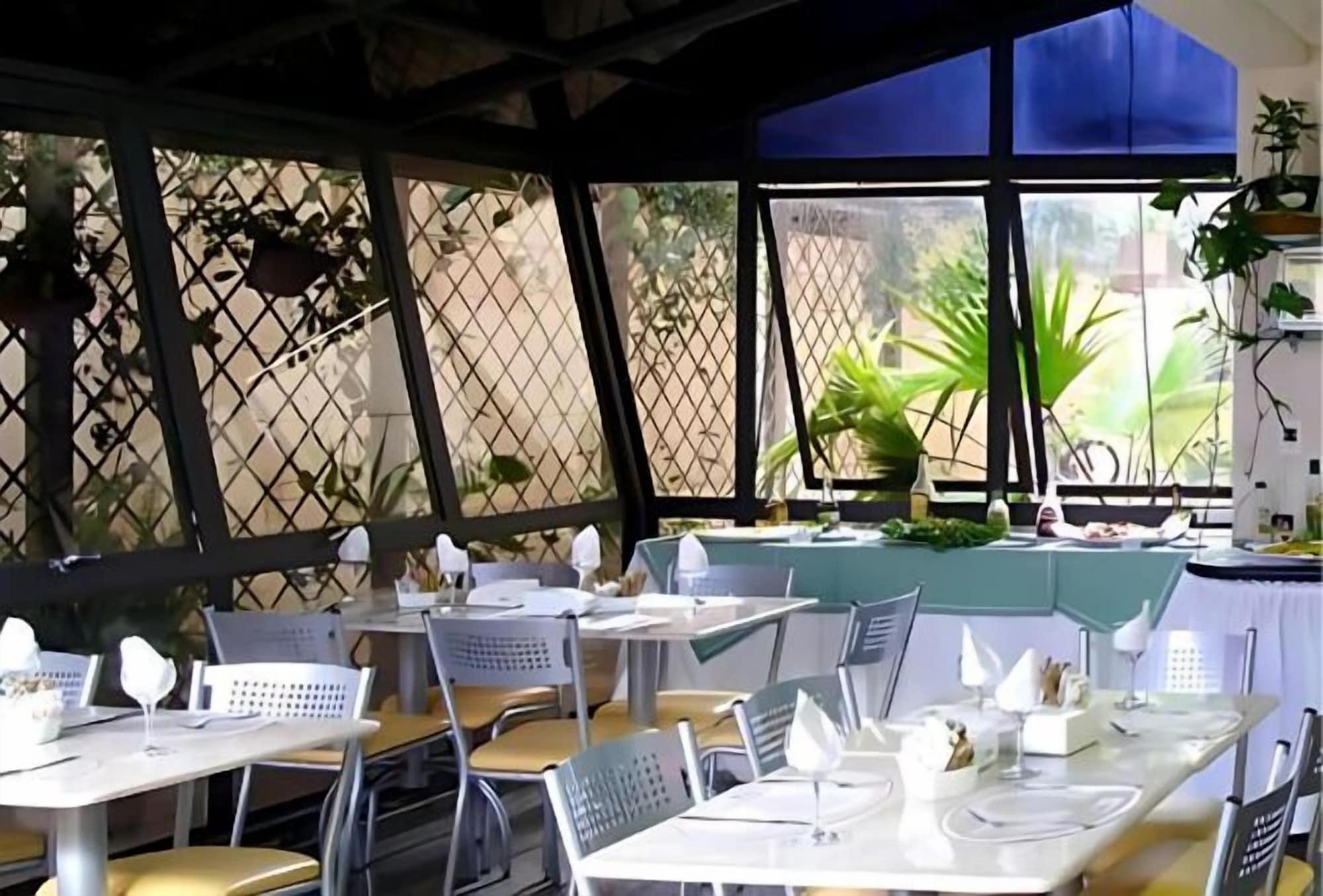 Restaurant Ômega Flat