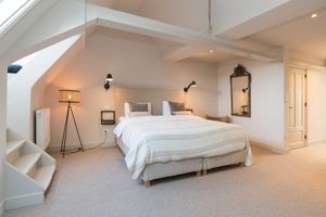 Alojamiento - 17th Century Canal Apartment with Roof Terrace