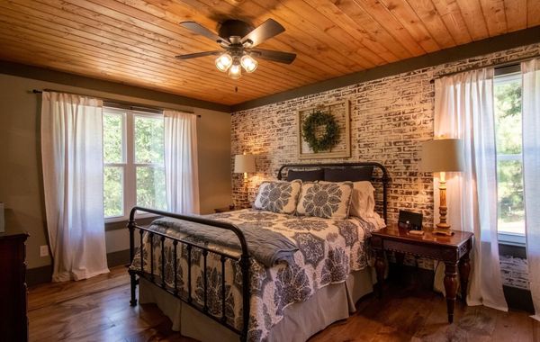 Cedar Hill Cottage - Secluded farmhouse near Serenbe and Atlanta.
