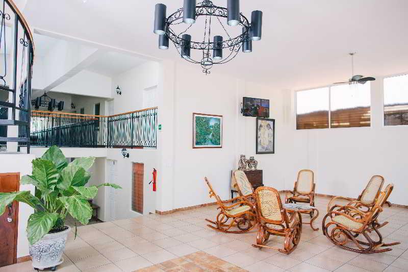 Vista Exterior La Estacion