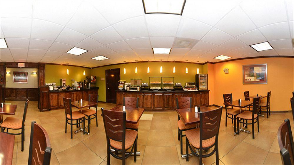 Restaurant Quality Inn & Suites New York Avenue