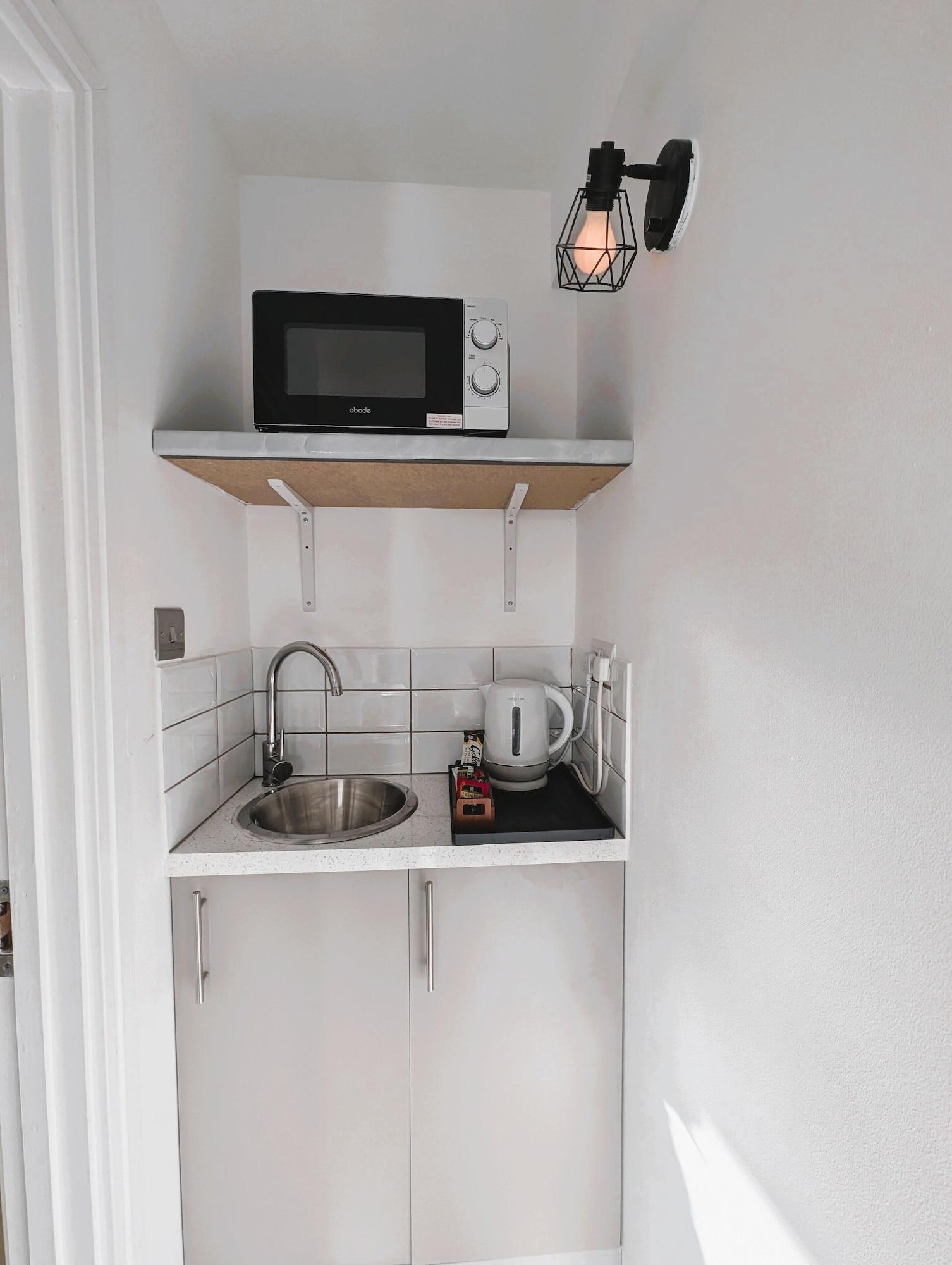 Comodidades del Alojamiento Lakeside Oxford Hotel