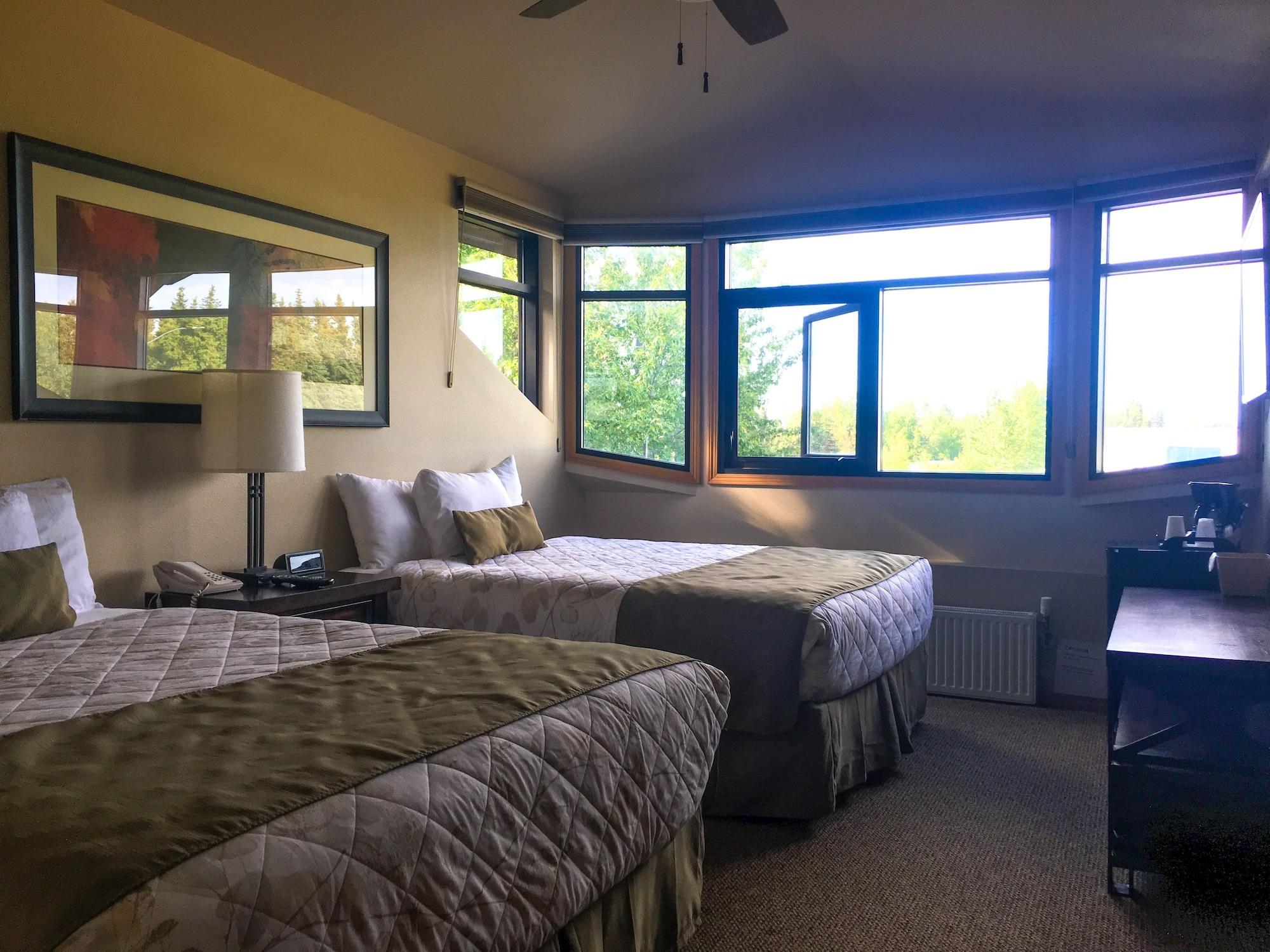Varios Kenai Airport Hotel