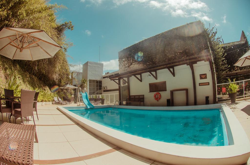 Vista Piscina Hotel Marambaia Cabeçudas