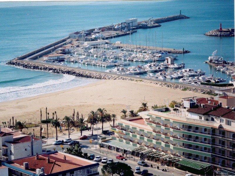 Playa Rovira Hotel