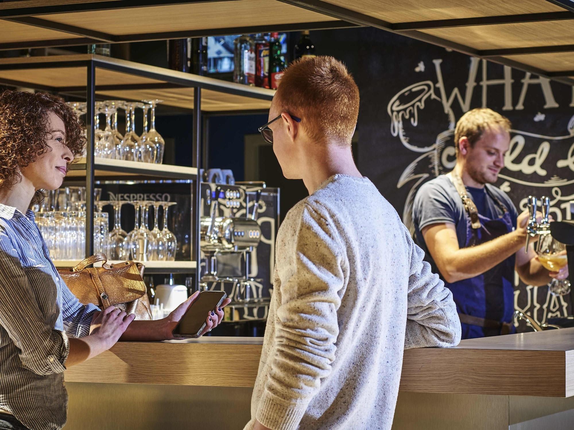 Bar/Salón ibis Bethune Centre Gare