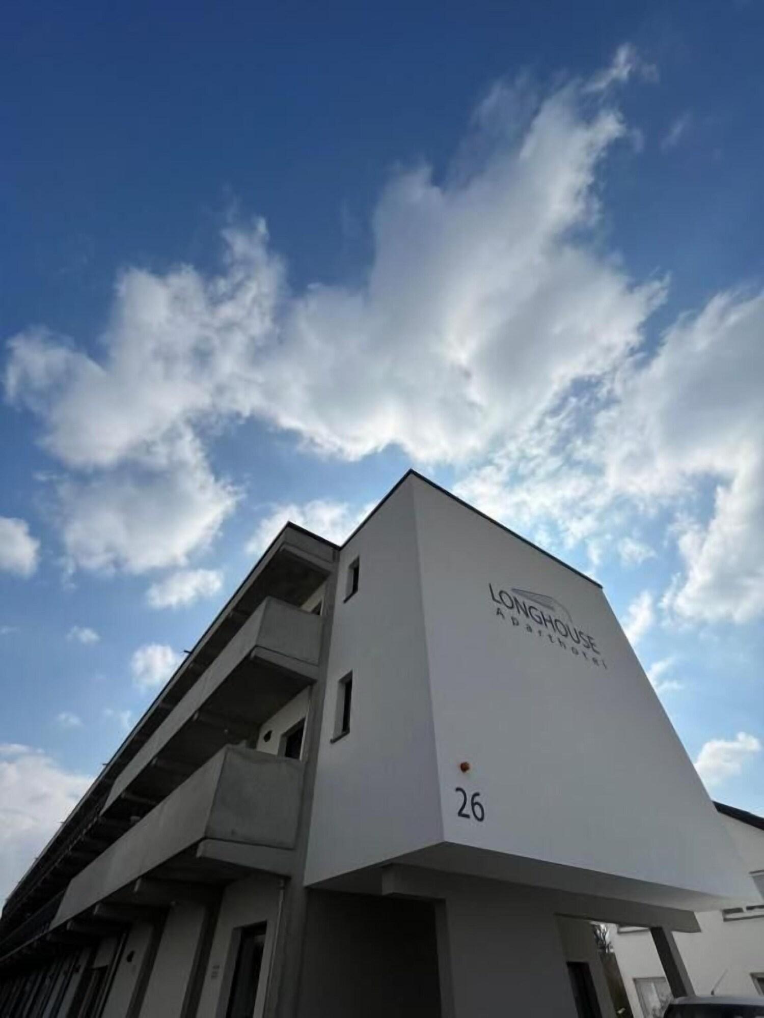 Varios Longhouse Aparthotel