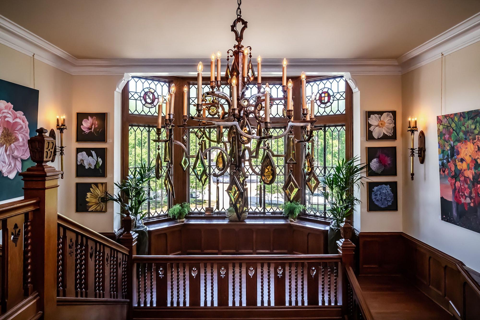 Vista Lobby Harwelden Mansion