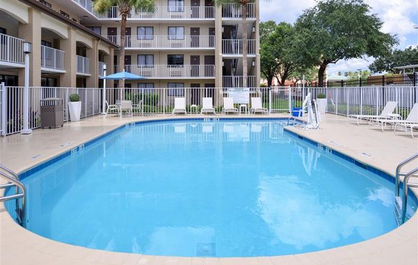 Mai Hana Hotel & Suites - Hoteles en International Drive de Orlando