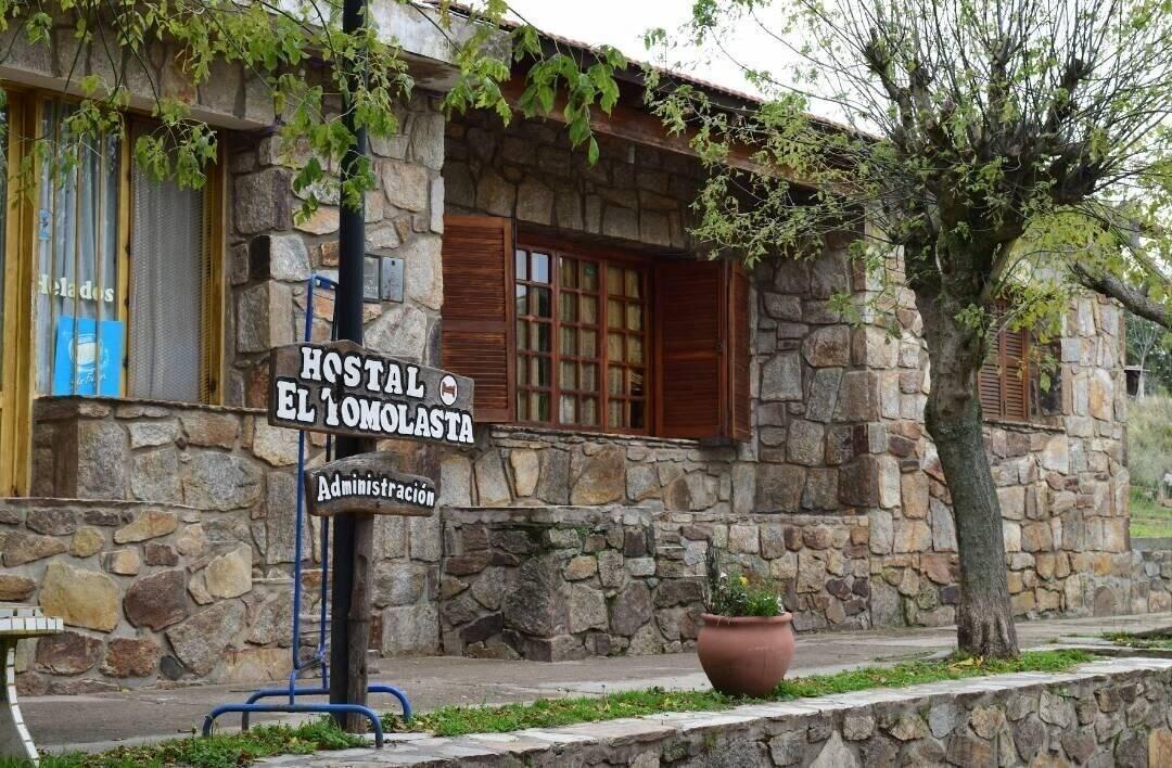Vista Exterior Hostal El Tomolasta