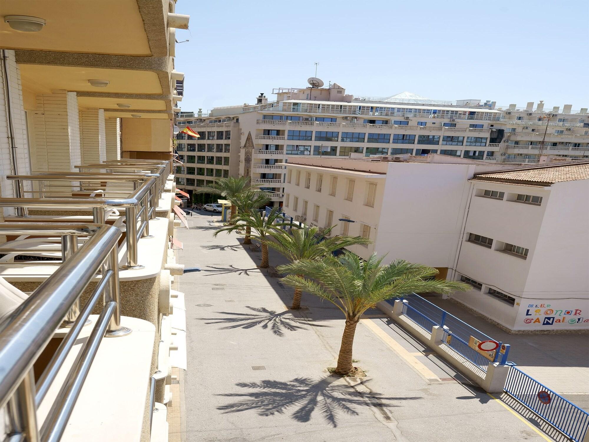 Equipamiento de Habitación Hostal Anna Benidorm