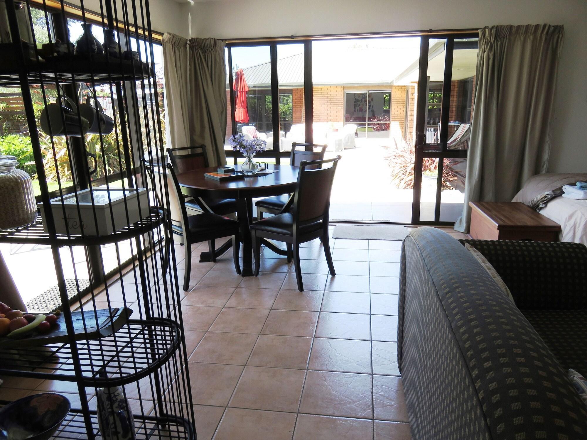 Vista Lobby Maples on Harewood