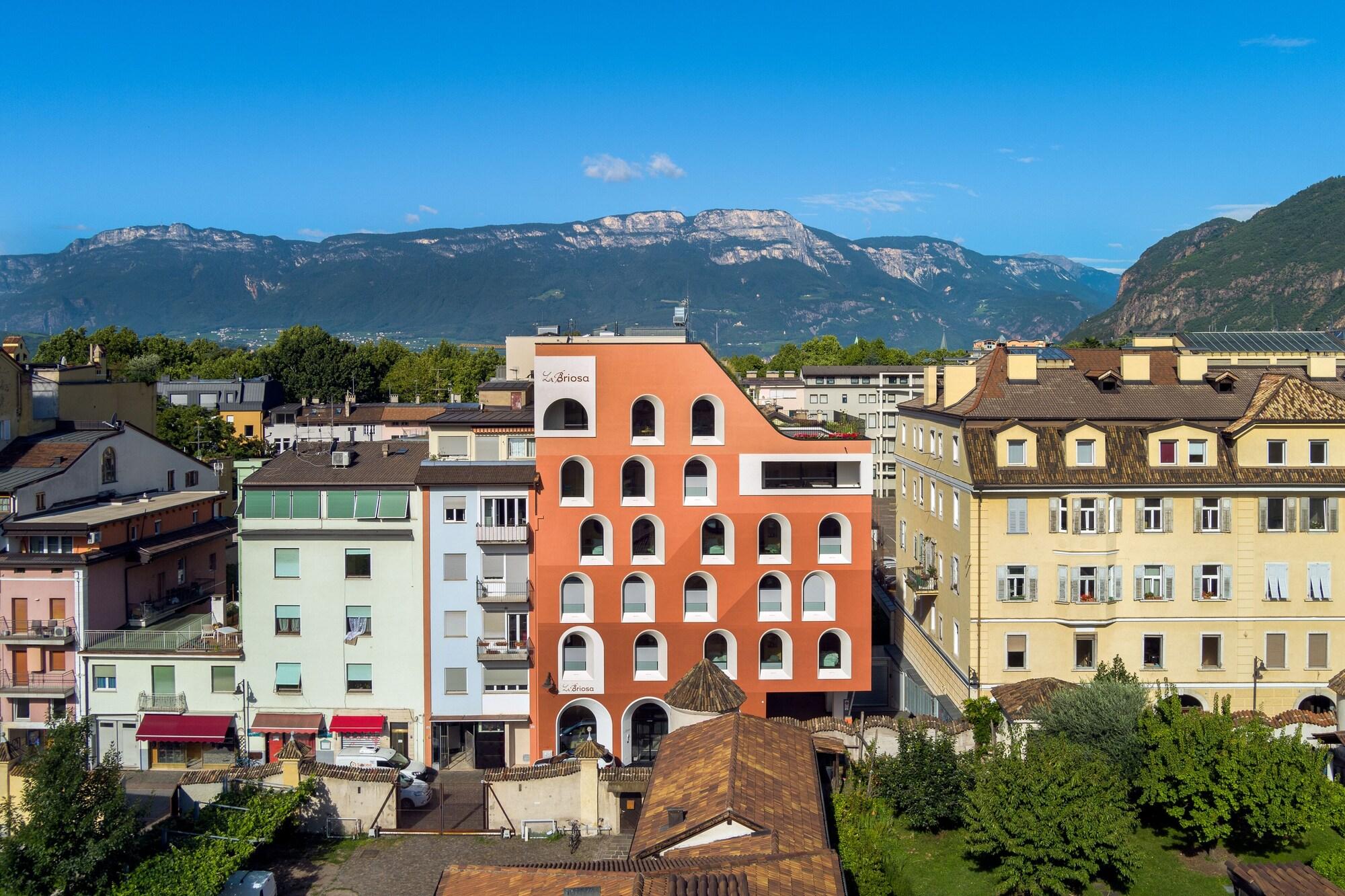 Vista Exterior La Briosa