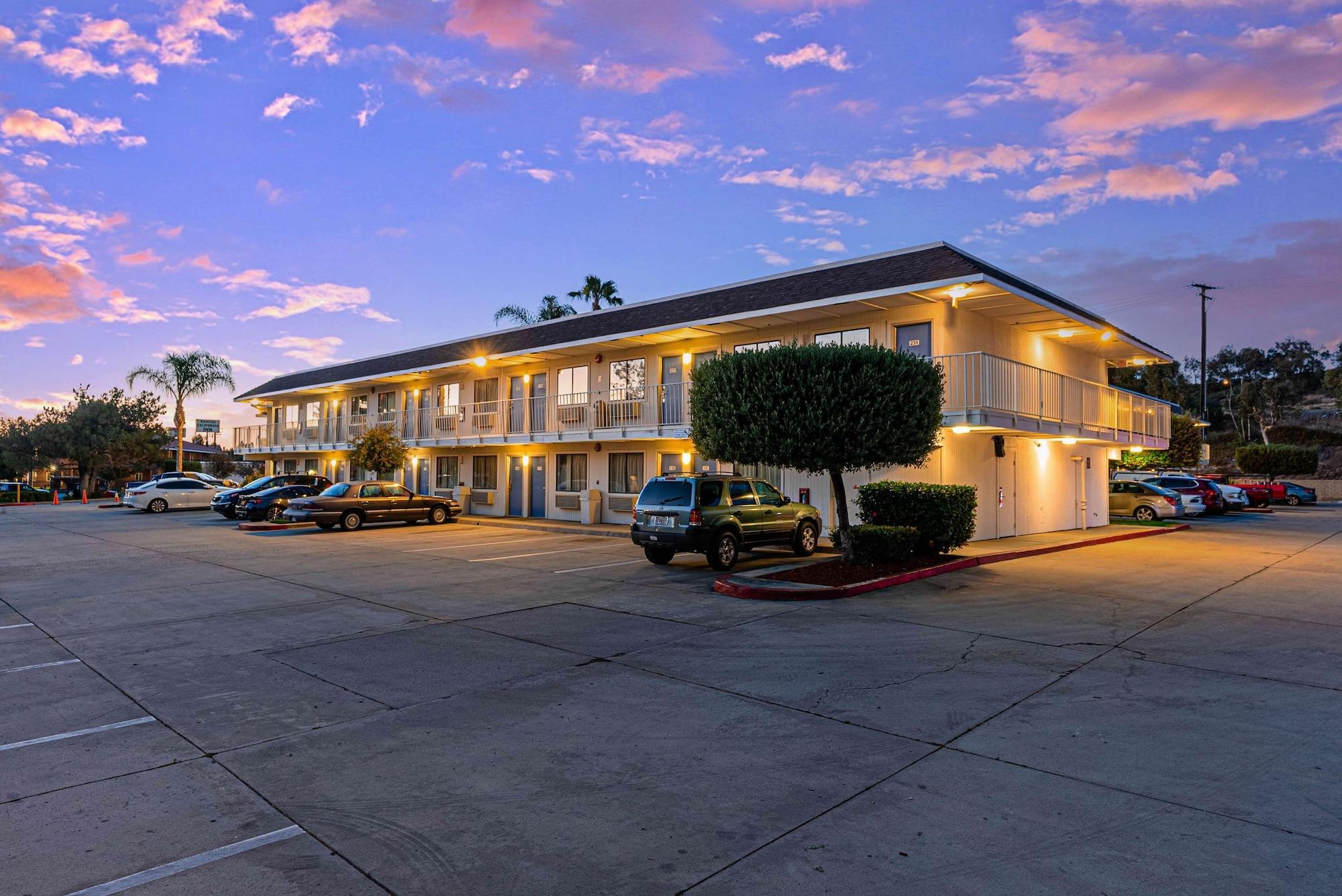 Vista Exterior Motel 6 Temecula, CA - Historic Old Town