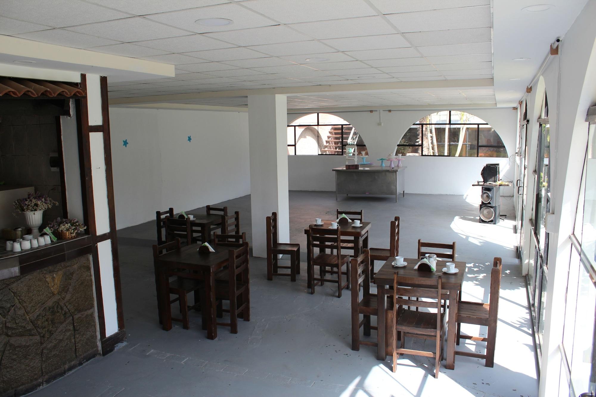 Bar/Salón Arantza Suites