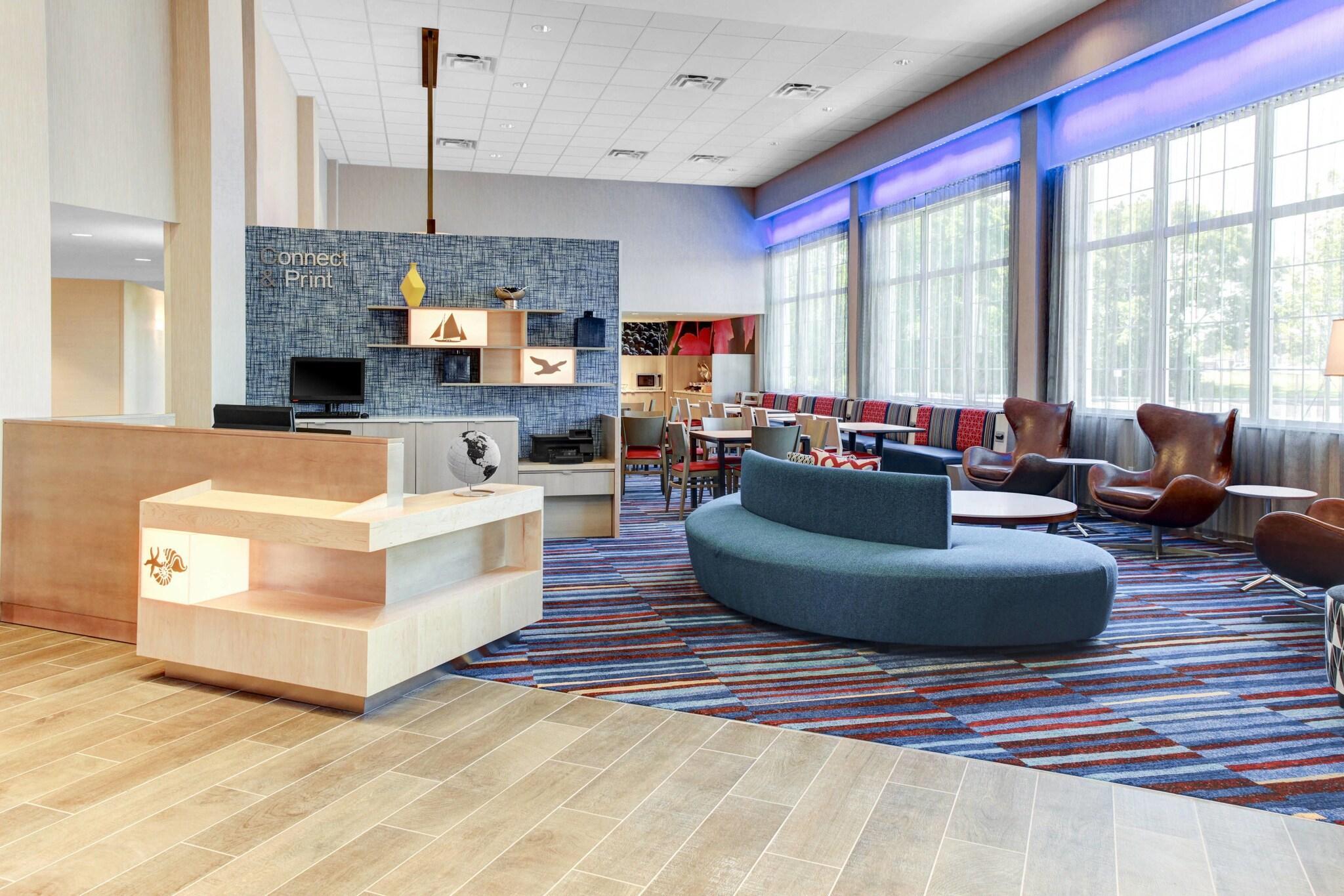 Vista Lobby Fairfield Inn & Suites by Marriott Cape Cod Hyannis