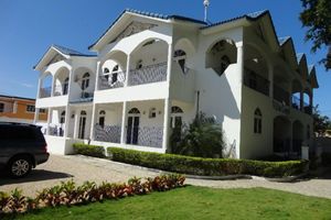 Alojamiento - Hotel Villa Capri Salon & SPA