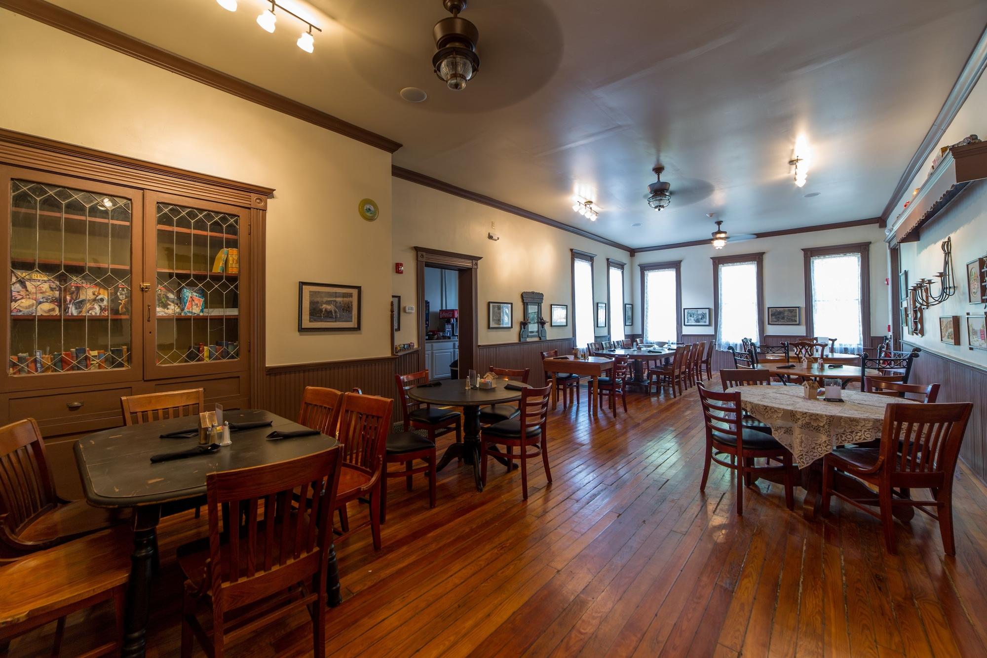 Restaurant Grand Victorian Inn