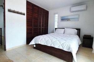 Alquiler Vacacional - Ocean view villa walking distance to restaurants, public beach and more