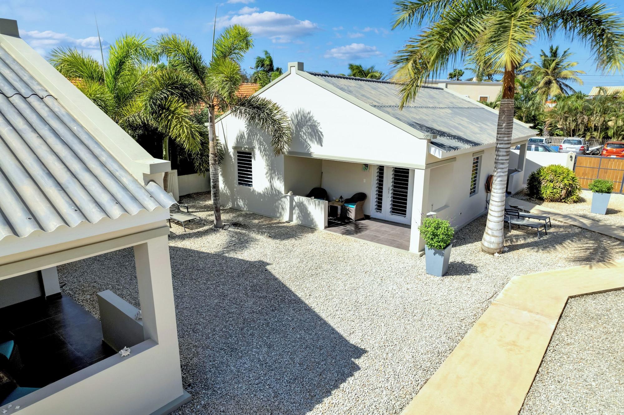 Vista Exterior All Seasons by Boutique Bonaire Unique Resorts