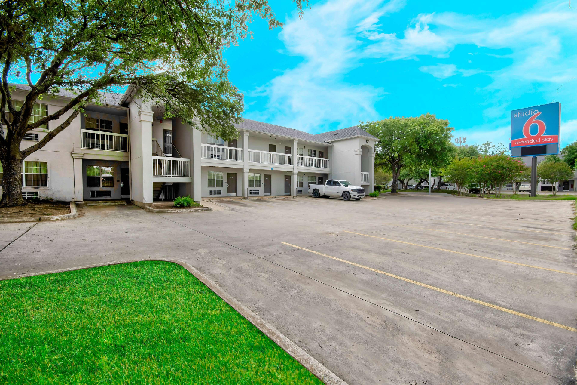 Varios Studio 6 Extended Stay - San Antonio, TX - Medical Center