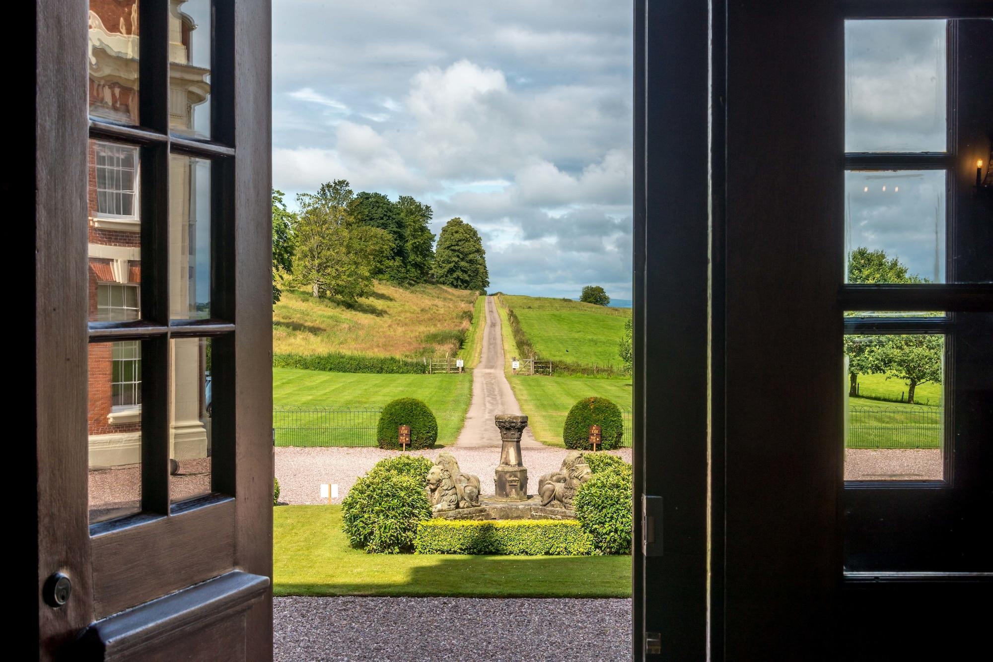 Vista Exterior Hawkstone Hall Hotel & Gardens