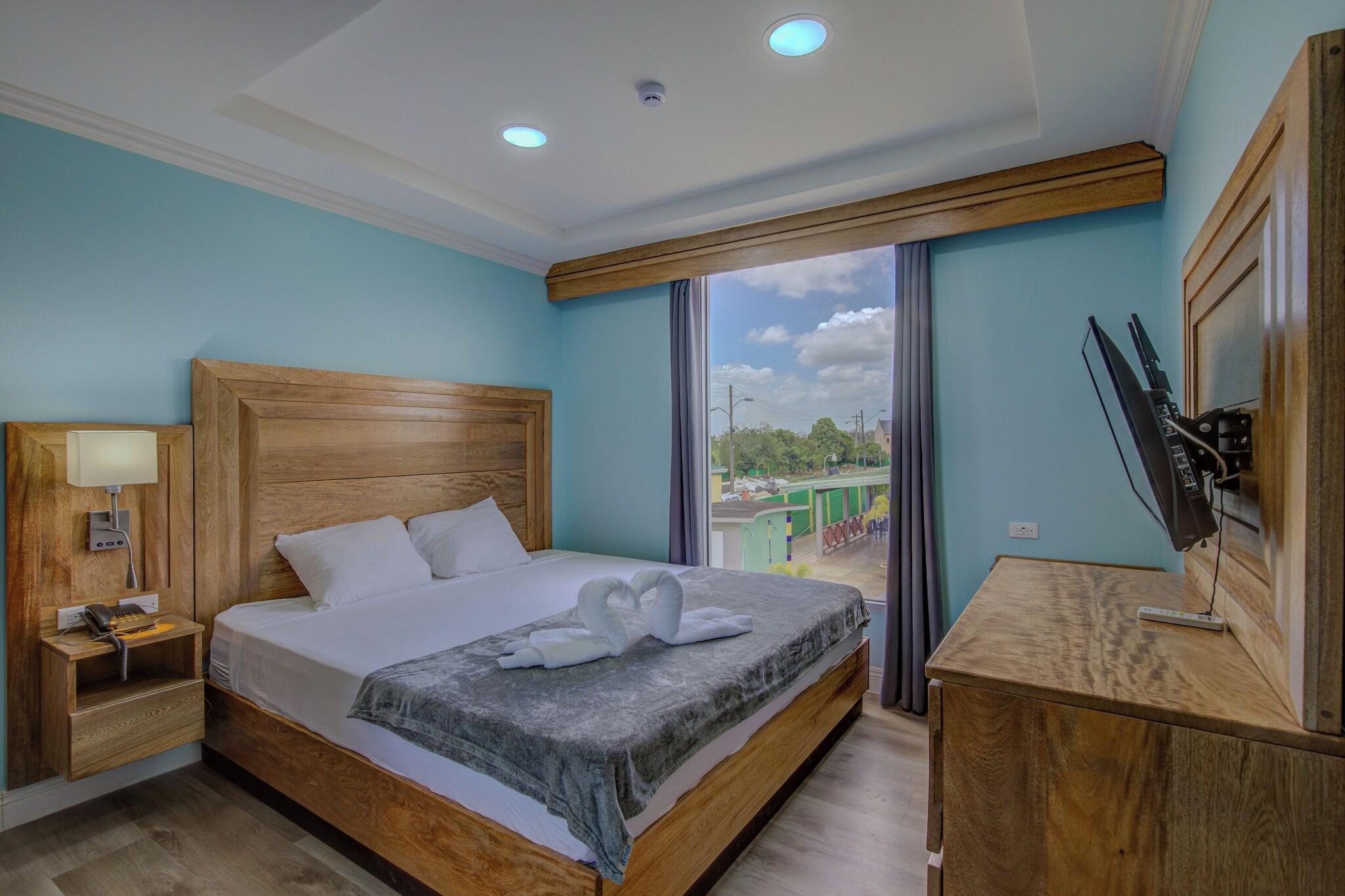 Vista Exterior Airport Suites Hotel