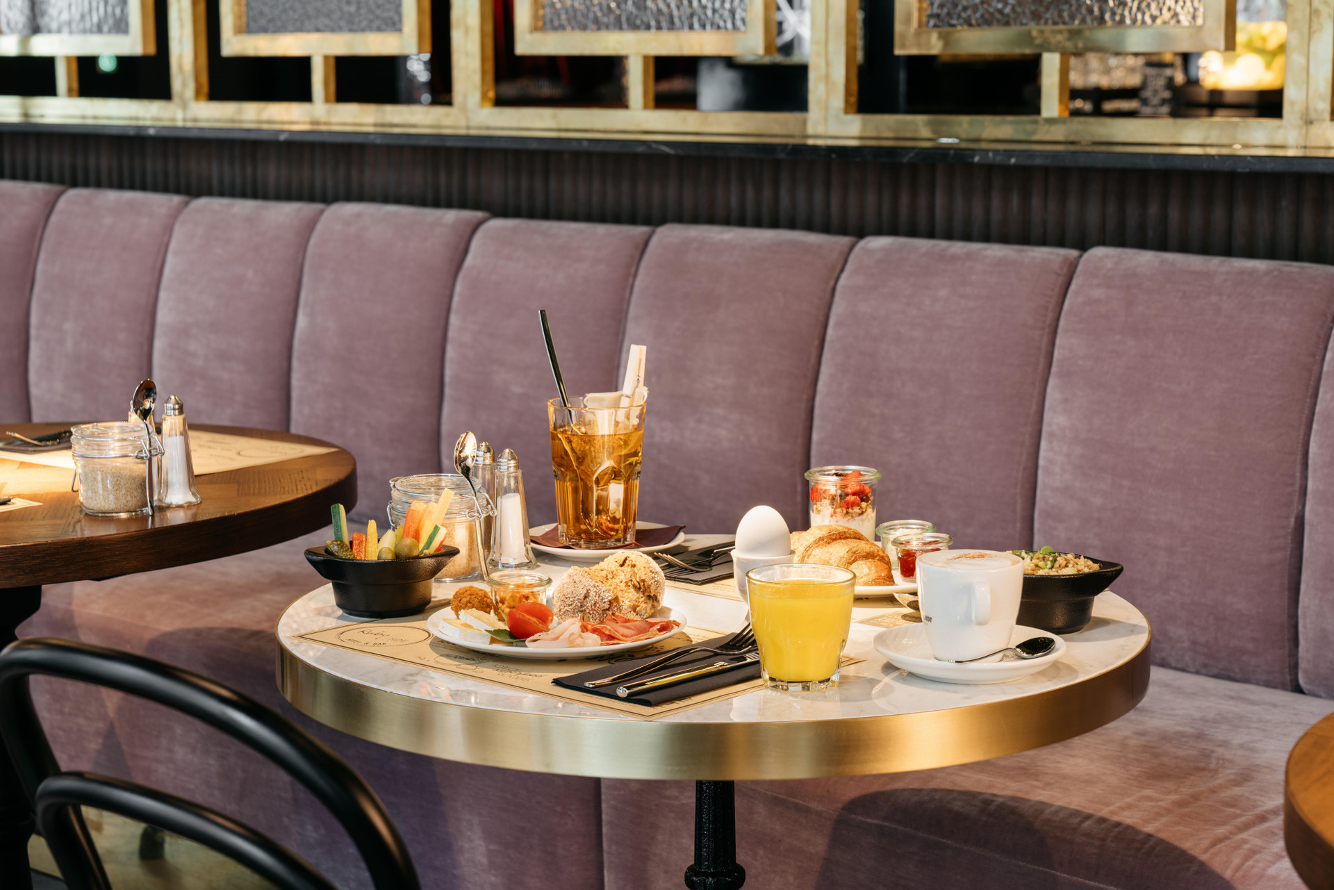 Restaurant Ruby Mimi Hotel Zurich by IHG