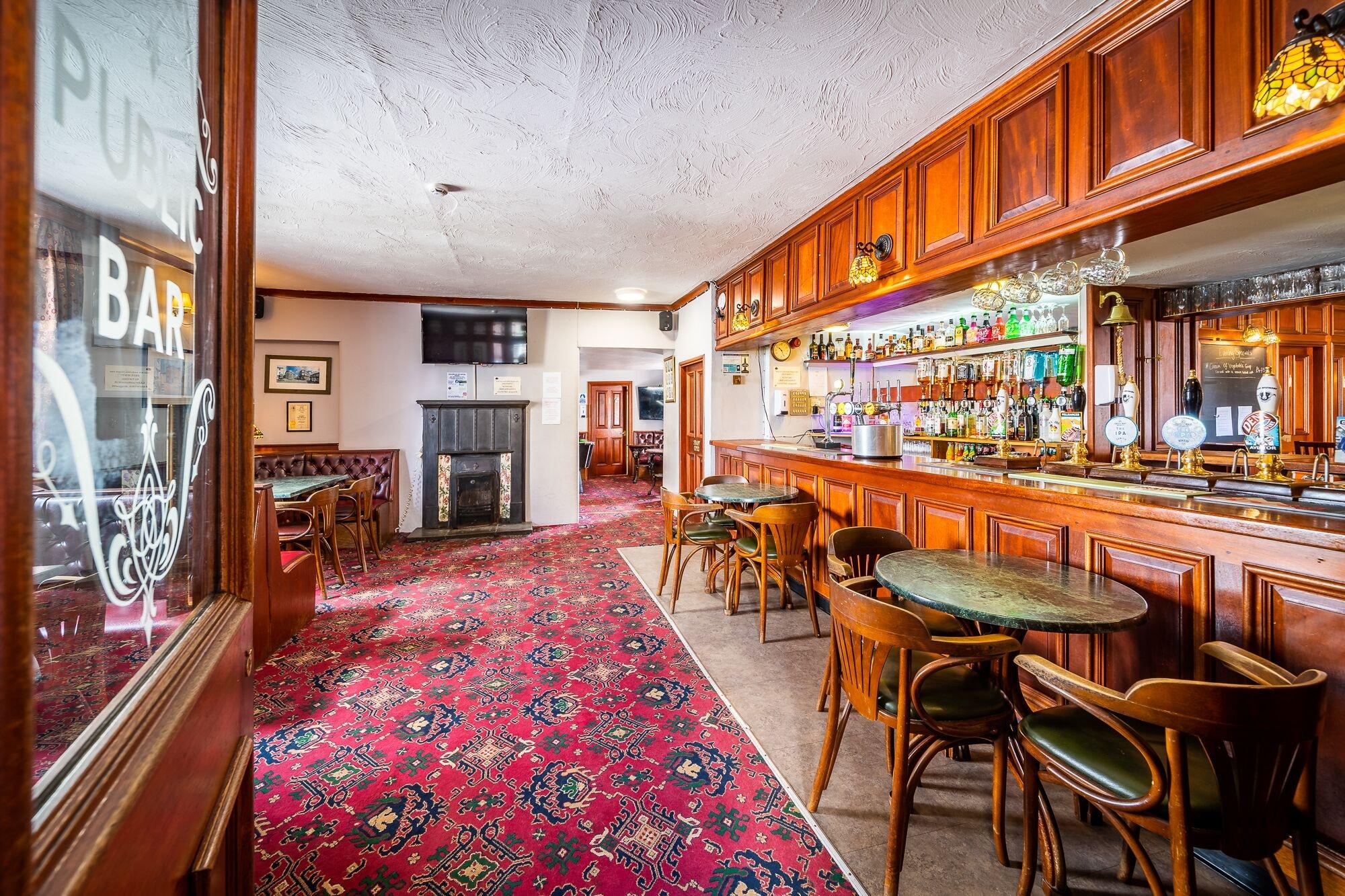 Bar/Salón George and Dragon Dent