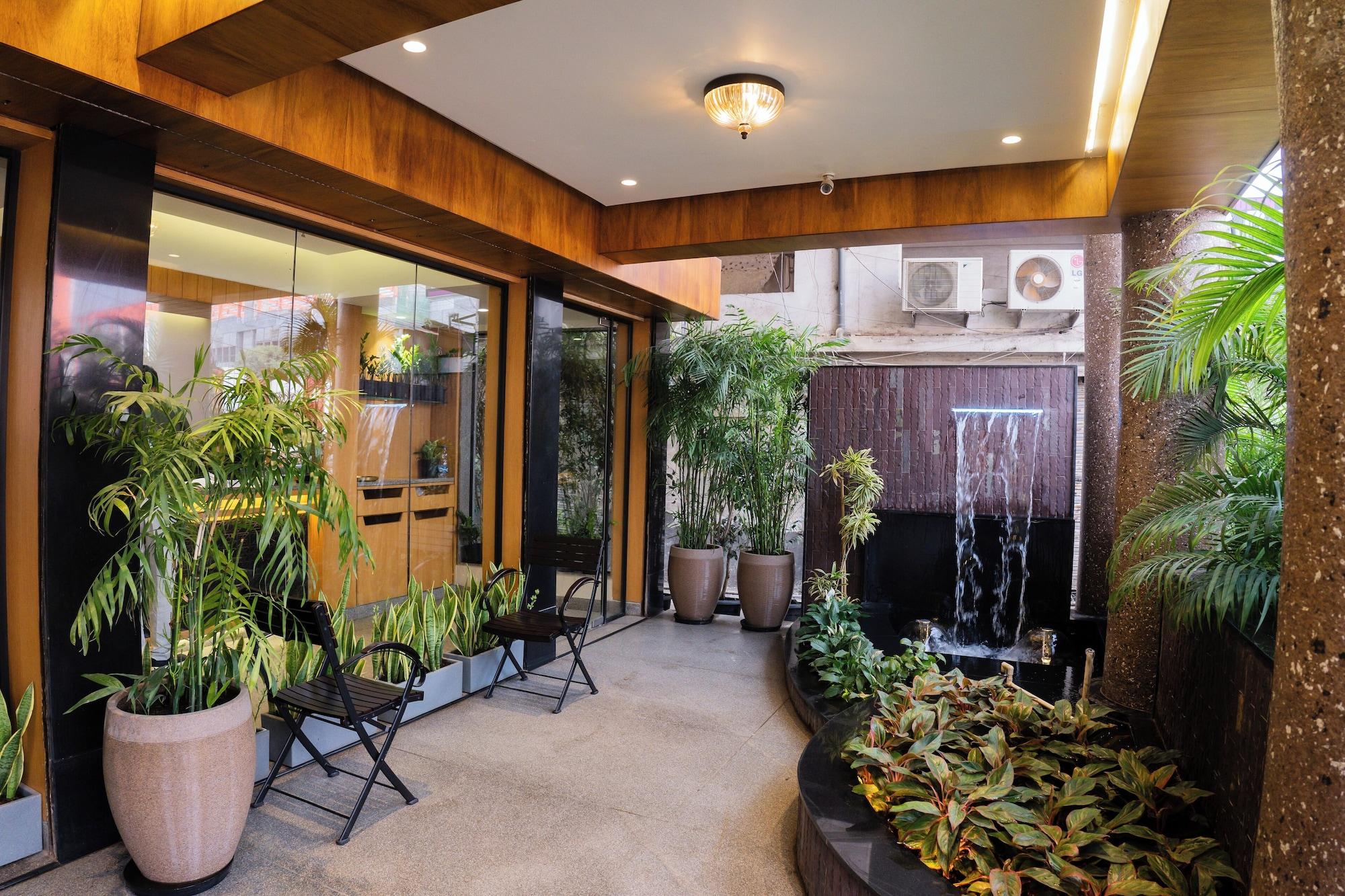 Varios Jain's Hotel Rajhans