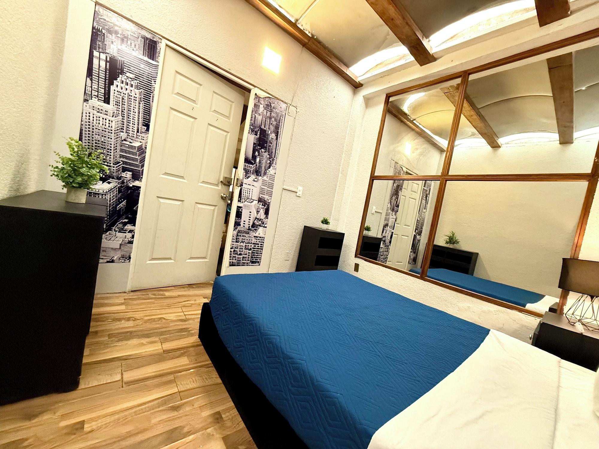 Habitación RMS Hostal - Condesa