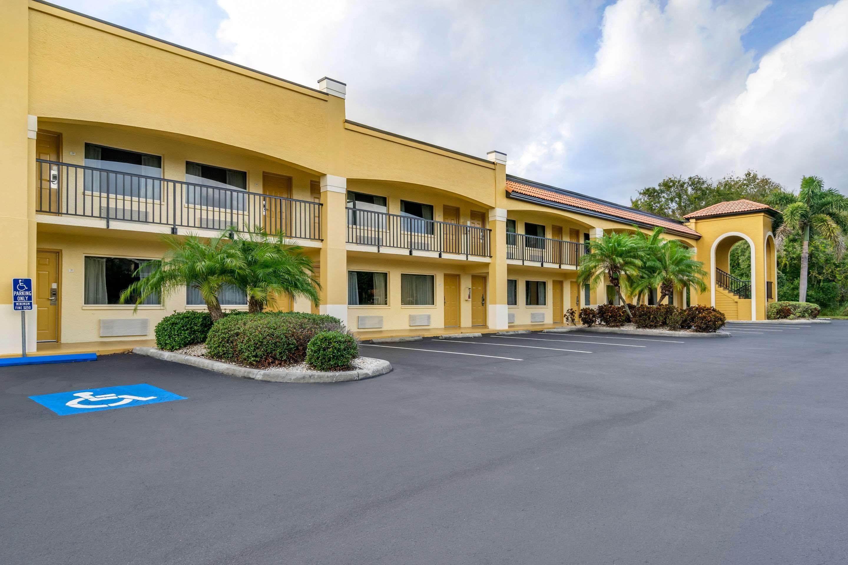 Vista Exterior Comfort Inn Sun City Center - Ruskin - Tampa South