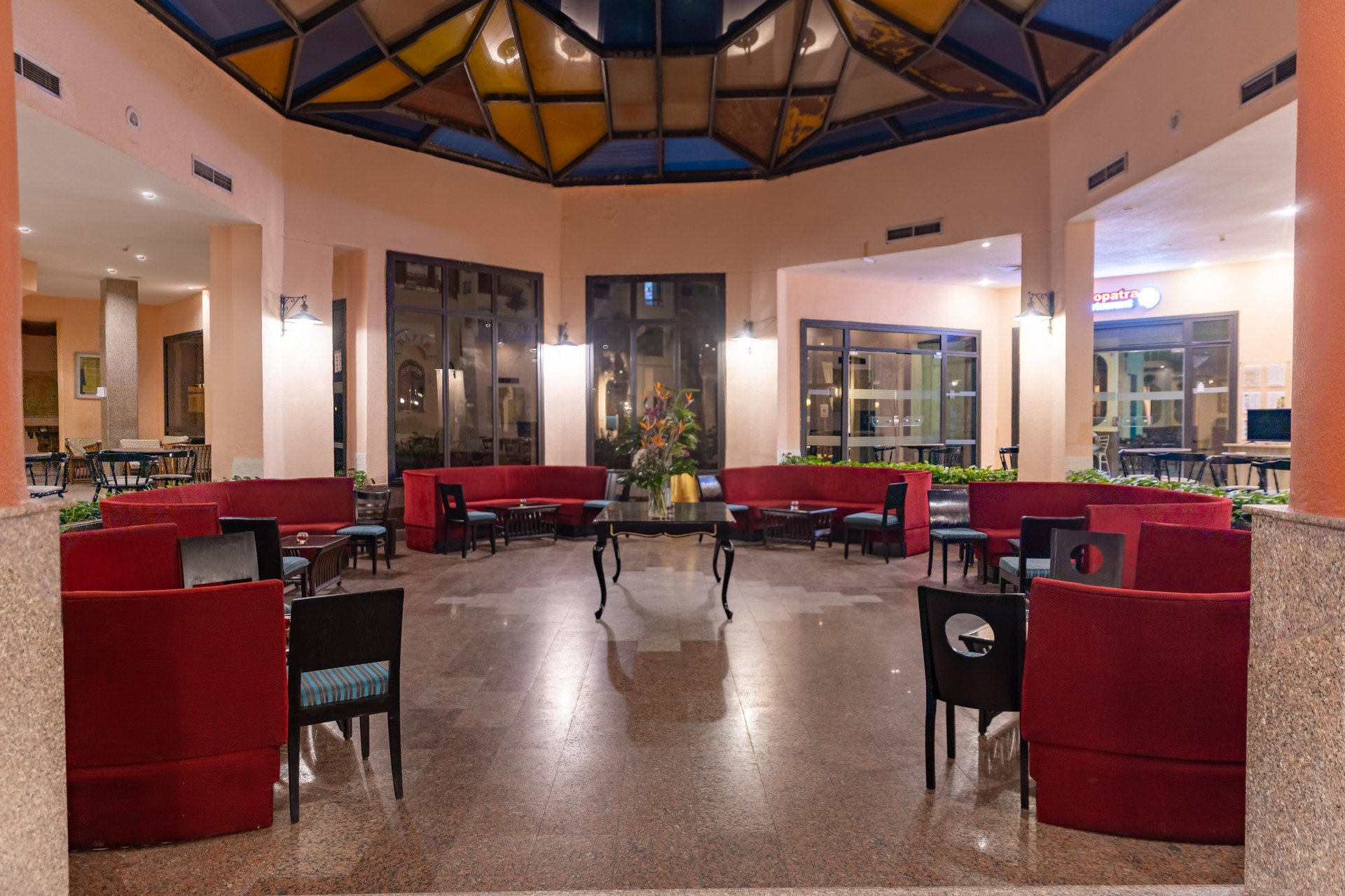 Vista Lobby Empire Hotel Aqua Park