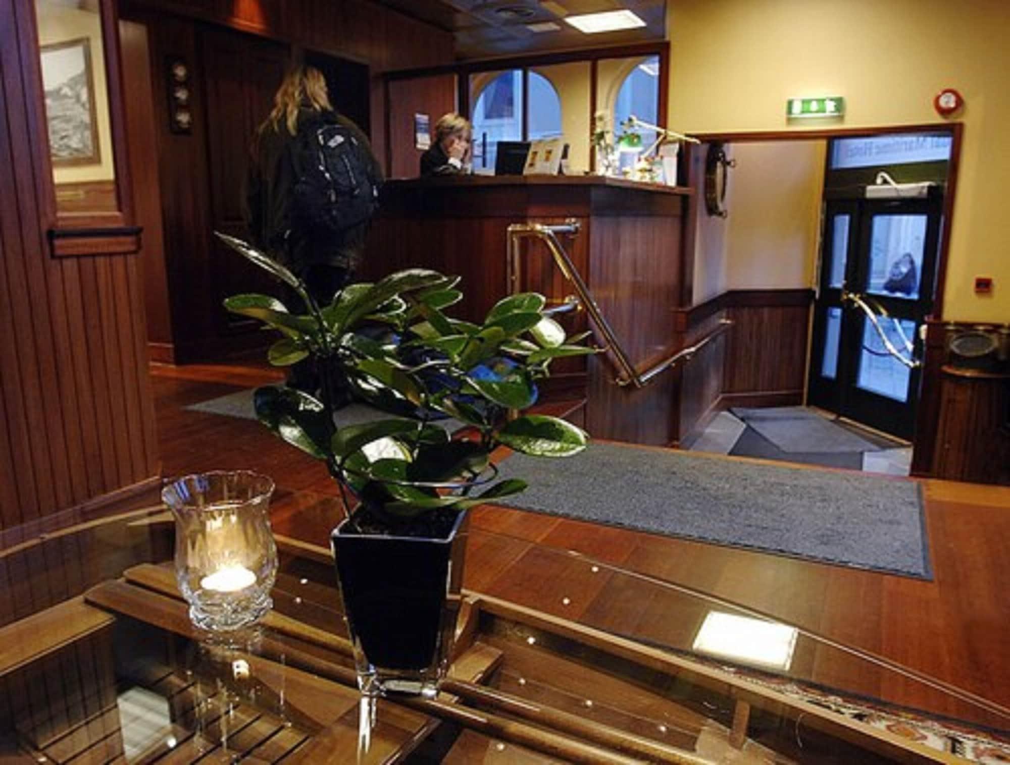 Vista Lobby Grand Hotel Arendal - Unike Hoteller