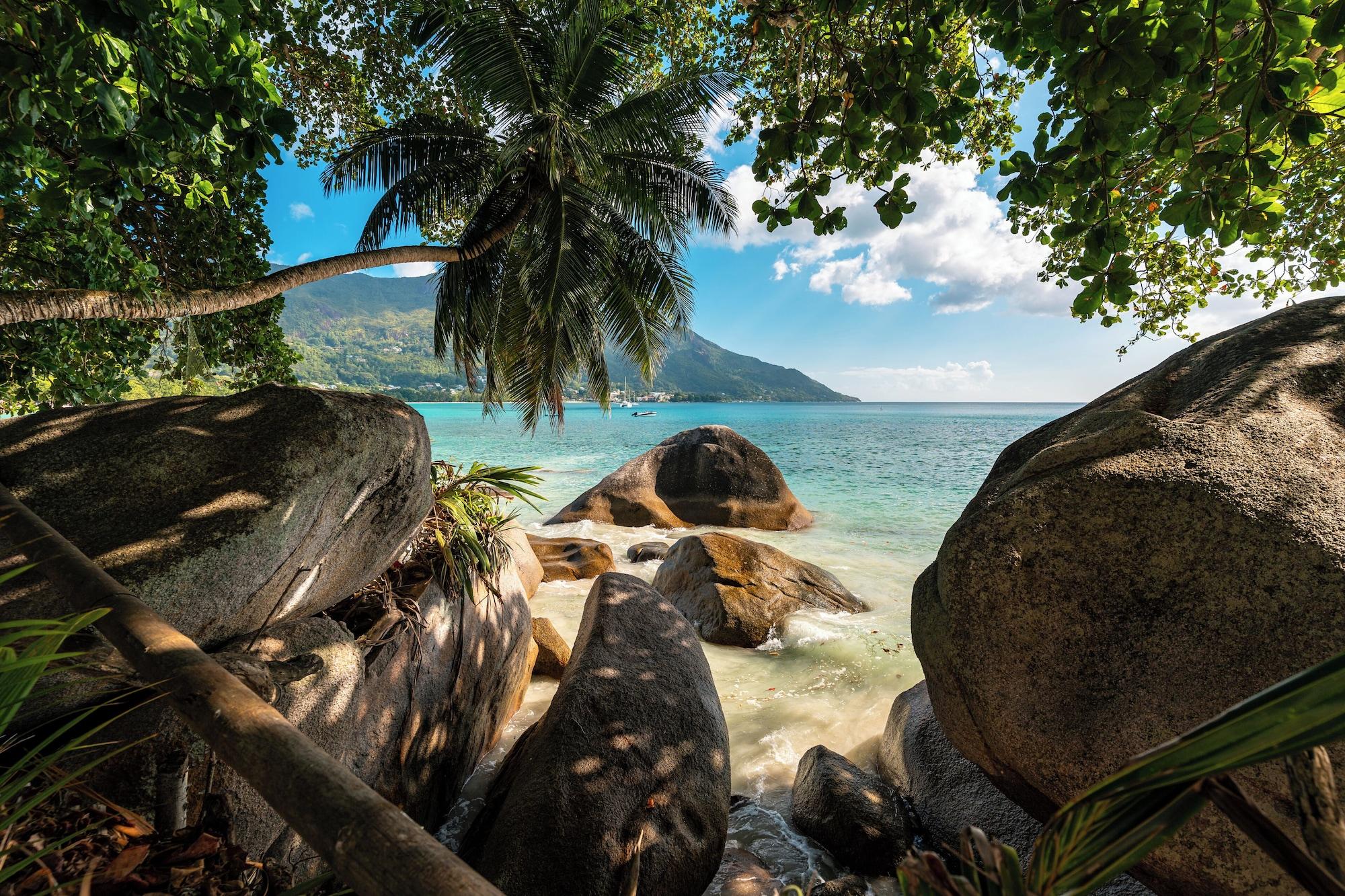 Varios Beach House Beau Vallon