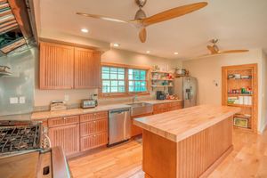 Alquiler Vacacional - The Shrine-Charming 4-bedroom house in Bartlett with AC, WiFi - 9 Beds