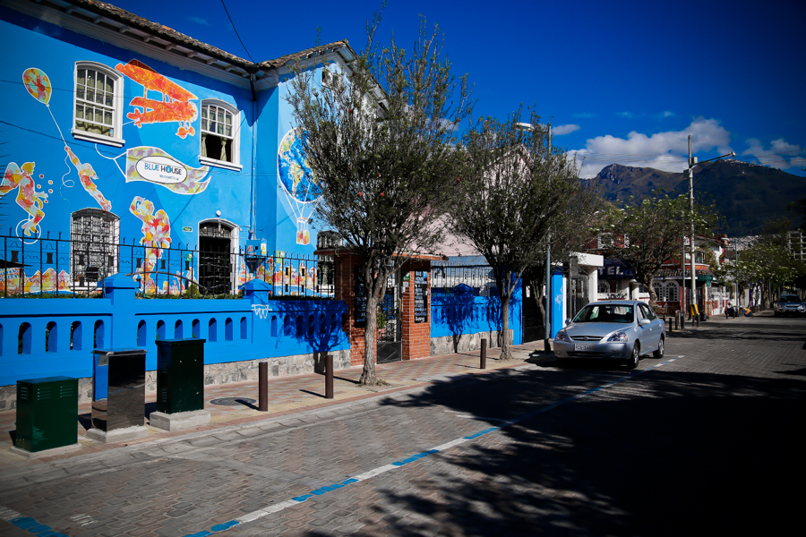 Vista Exterior Color House Petitte - Hostel