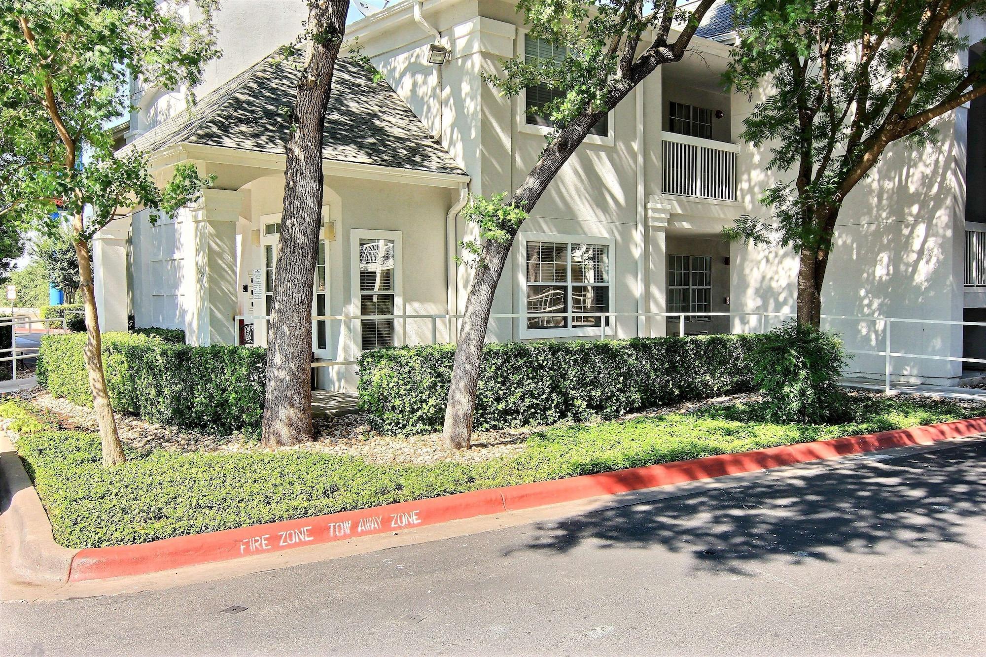 Vista Exterior Studio 6 Austin, TX - Northwest