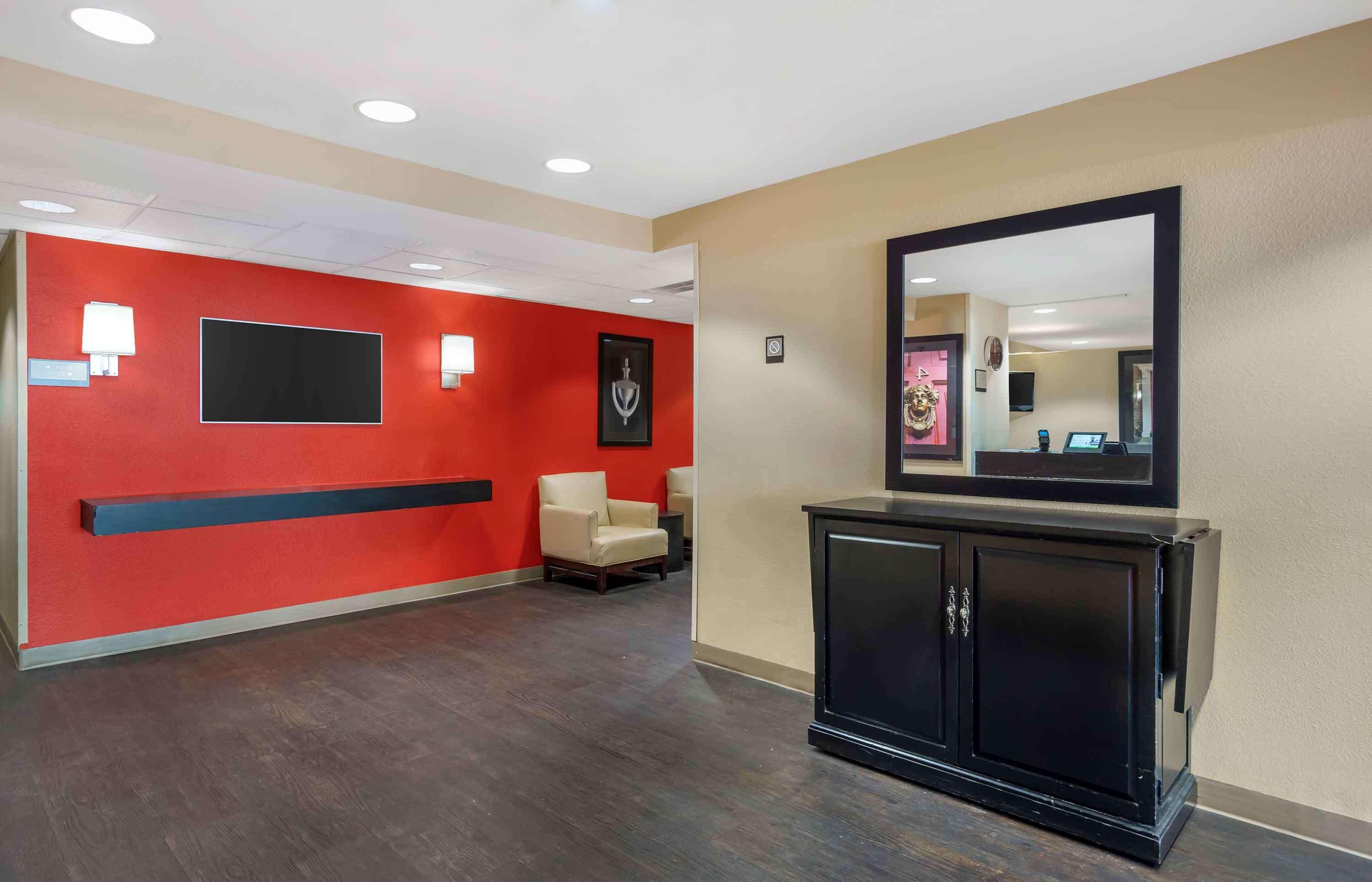 Vista Lobby Extended Stay America Suites Seattle Everett North