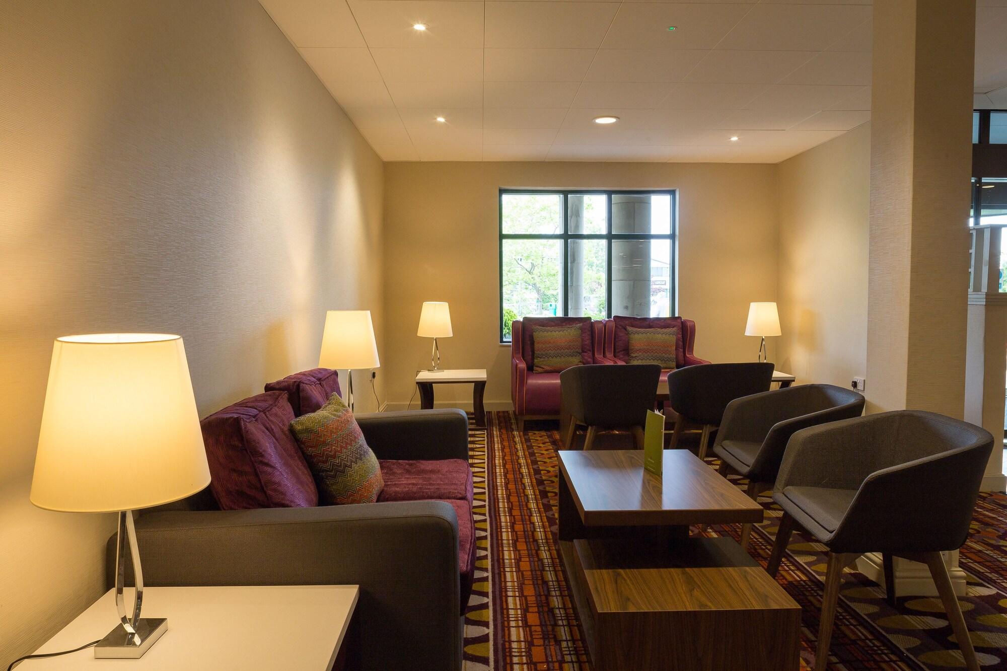 Vista Lobby Cedar Court Wakefield