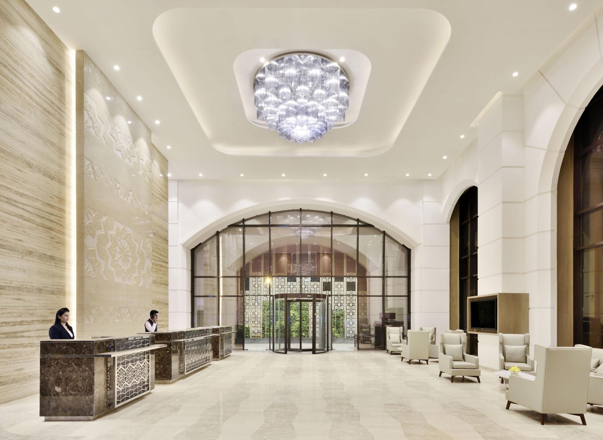 Vista Lobby Courtyard by Marriott Bengaluru Hebbal