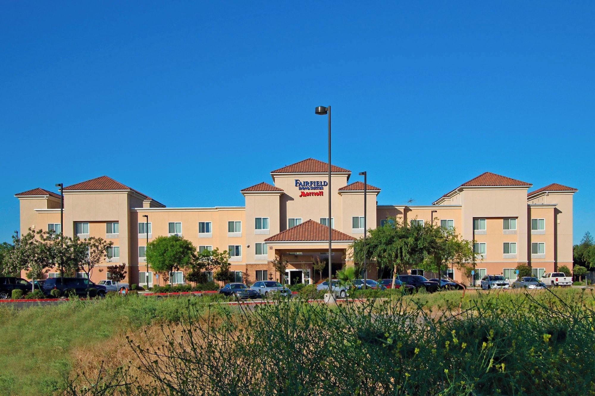 Vista Exterior Fairfield Inn & Suites by Marriott Fresno Clovis