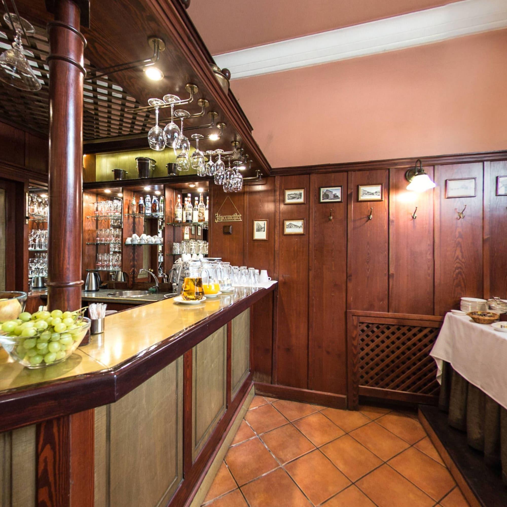 Bar/Salón Kajzer Hostel