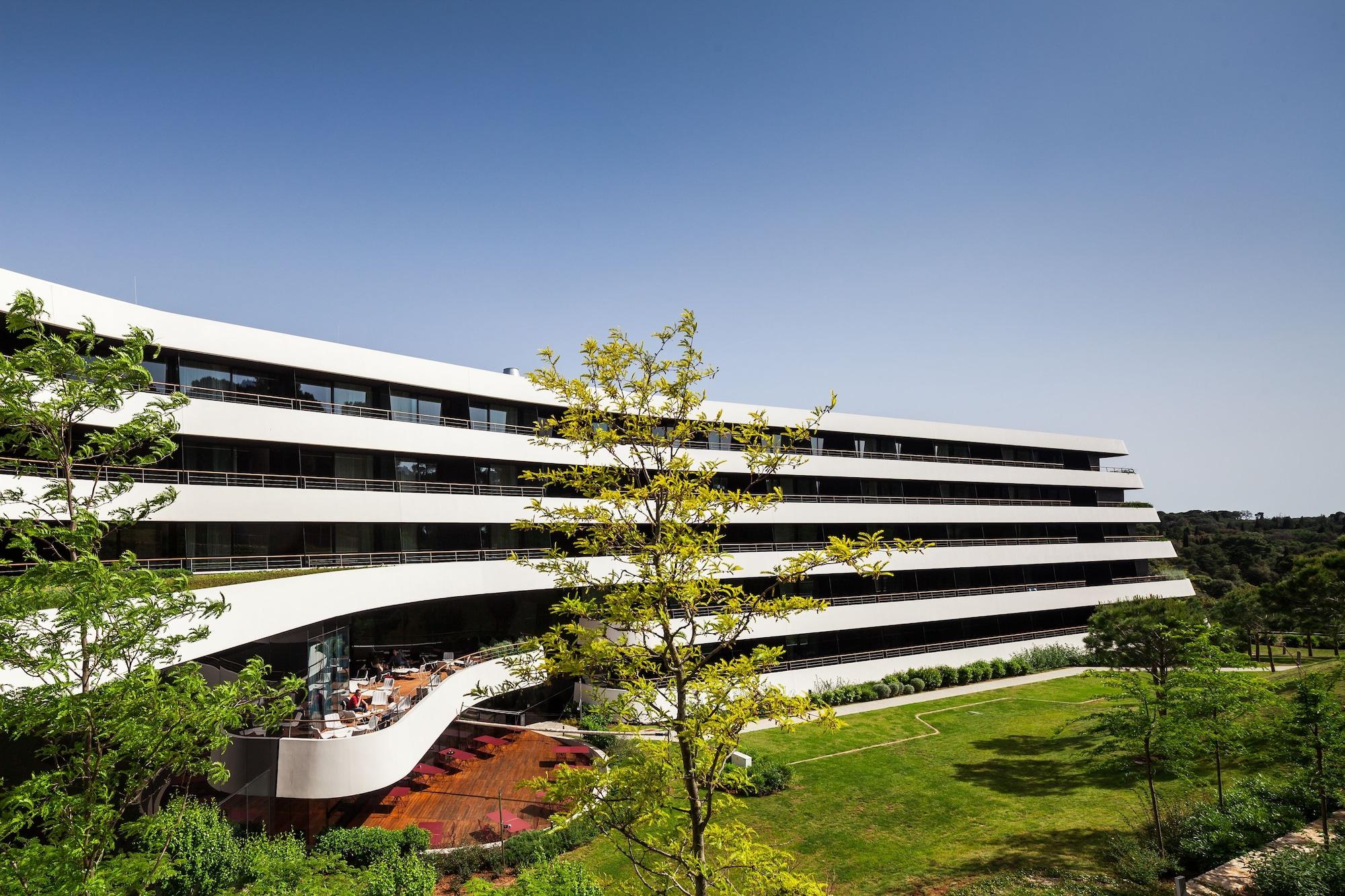 Vista Exterior Lone Hotel by Maistra Collection