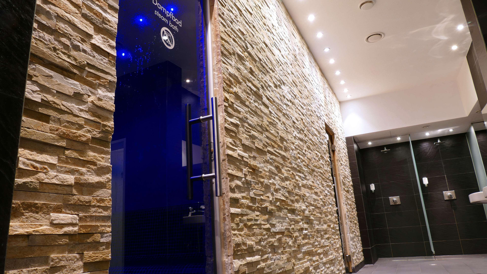 Vista Exterior Best Western Premier Central Hotel Leonhard