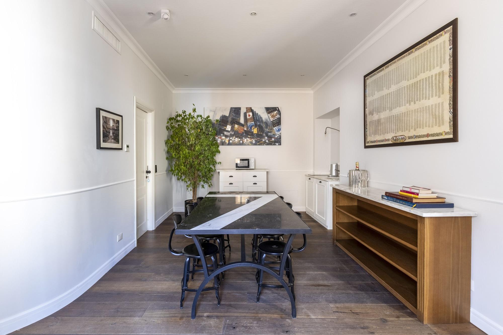 Vista Lobby Alla Corte by Hili