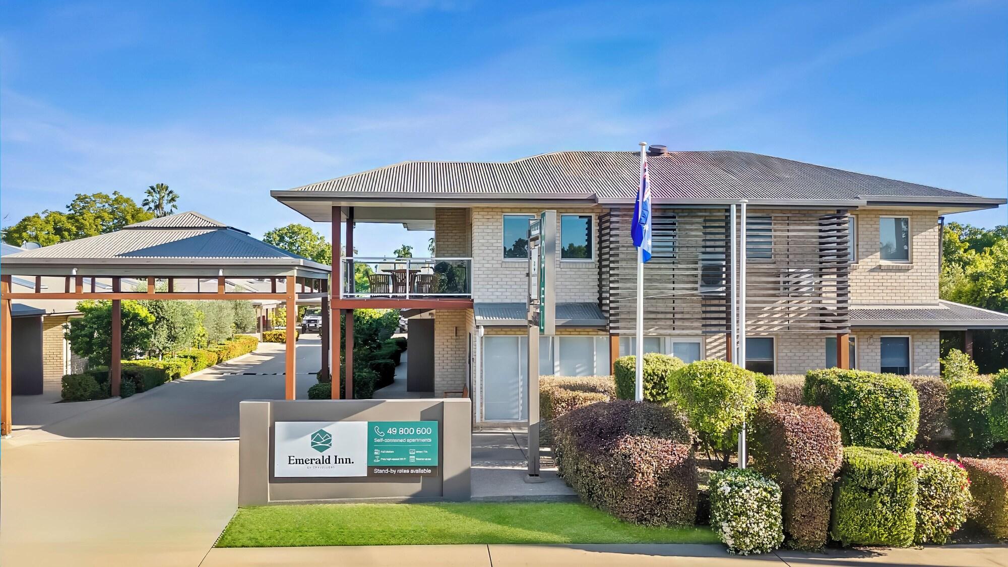 Varios Emerald Inn by Travellers