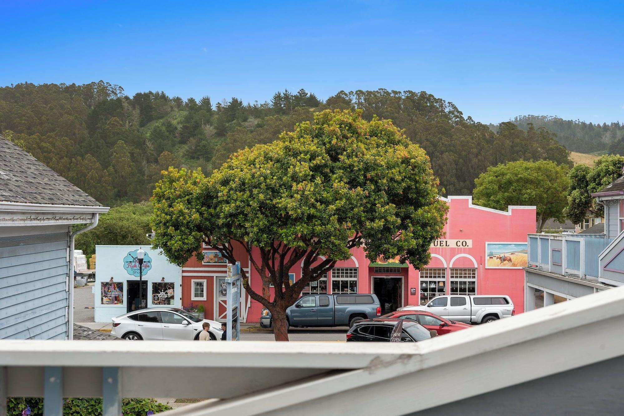 Vista Exterior BytheSea Inn