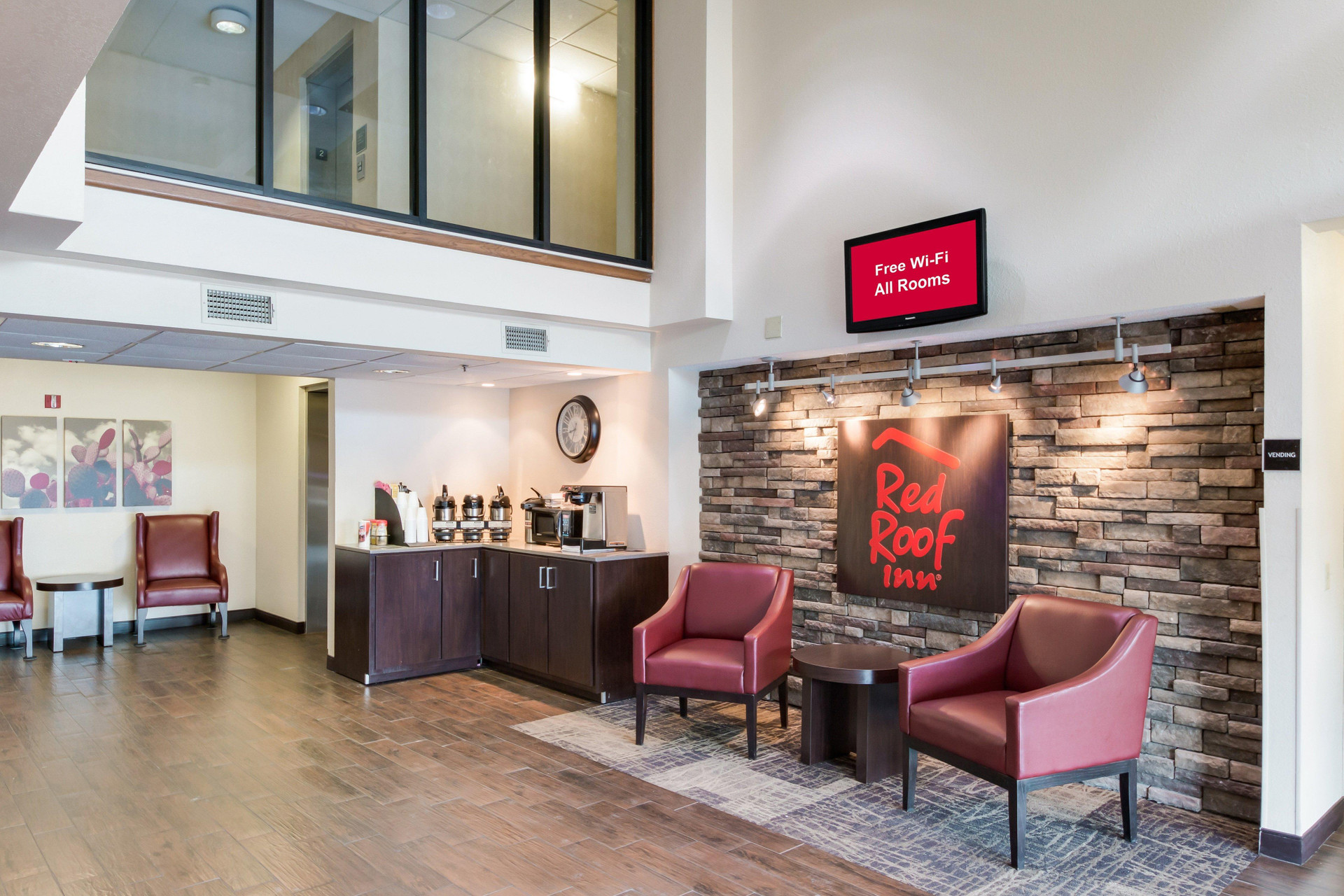 Vista Lobby Red Roof Inn Laredo